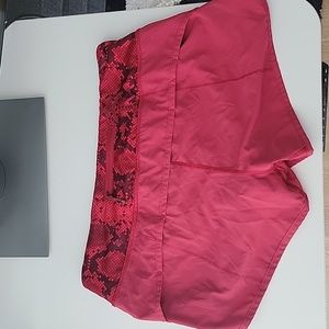Lined Lululemon Shorts size 6